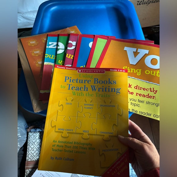 Scholastic Trait Crate Kit Teaching 6 Traits of Writing inc. lessons/guide Gr 5 - Picture 6 of 12